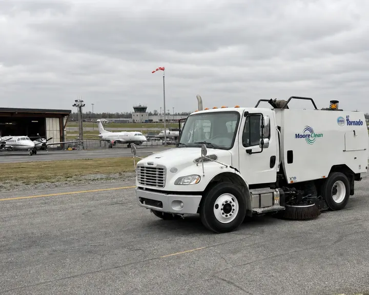 Moore Clean Schwarze A7 Tornado sweeper on a regional airport apron