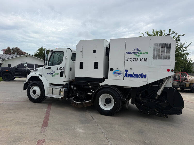 Moore Clean Avalanche M6 sweeper dispatched on a Texas route